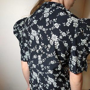 Gathered Sleeve Blouse from CO blakck with off white flowers
